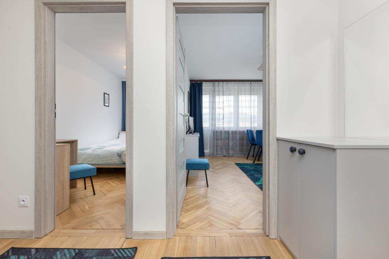 Cozy And Comfortable Wola Apartment By Noclegi Renters Varsovia Exterior foto